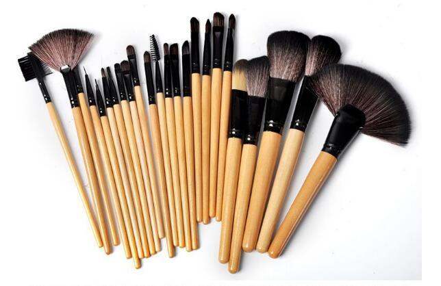 đ 24-delars Makeupborstset i PresentpĂ„se â Komplett Set för Ansikte, Ăgon & Detaljer