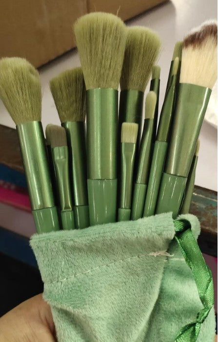💄 13-delars Sminkborstset – För Bas, Ögon, Läppar & Detaljer