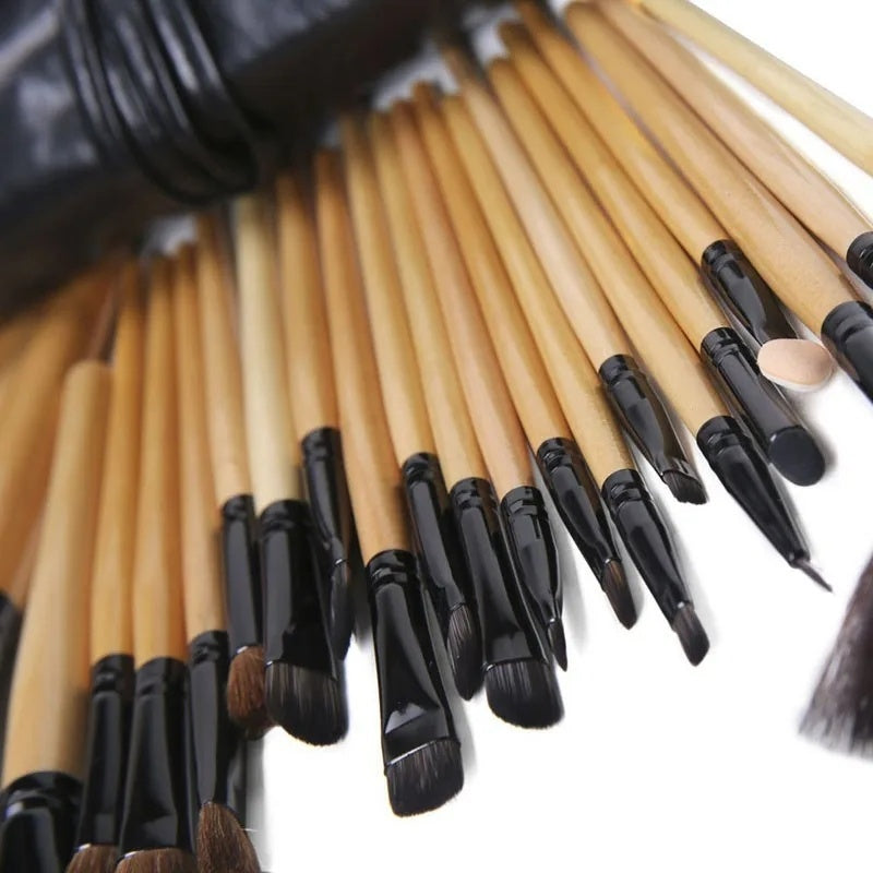 🎁 24-delars Makeupborstset i Presentpåse – Komplett Set för Ansikte, Ögon & Detaljer